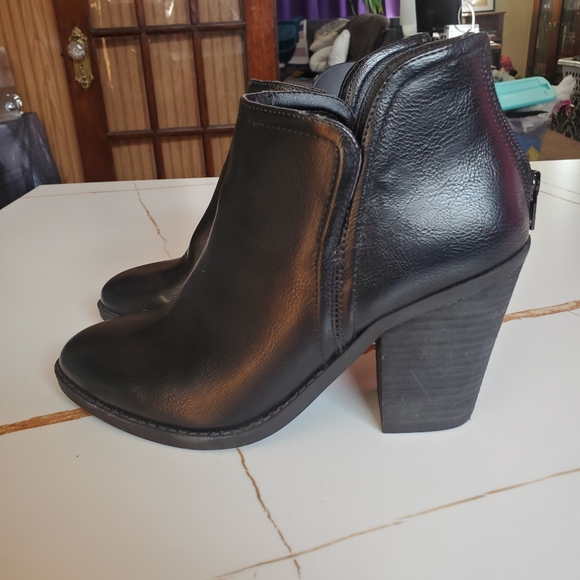 Joie Kayden Heeled Ankle Booties - Picture 6 of 10